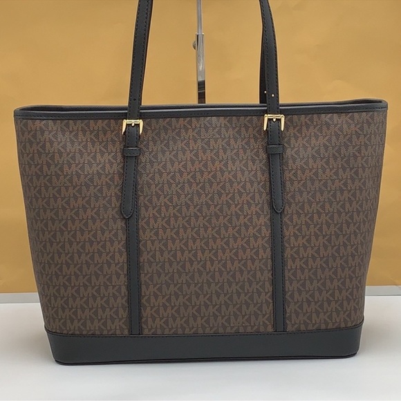 MICHAEL KORS
Jet Set Travel Large Logo Tote Shoulder Bag
COLOR BROWN/BLK
NWT - Picture 12 of 16